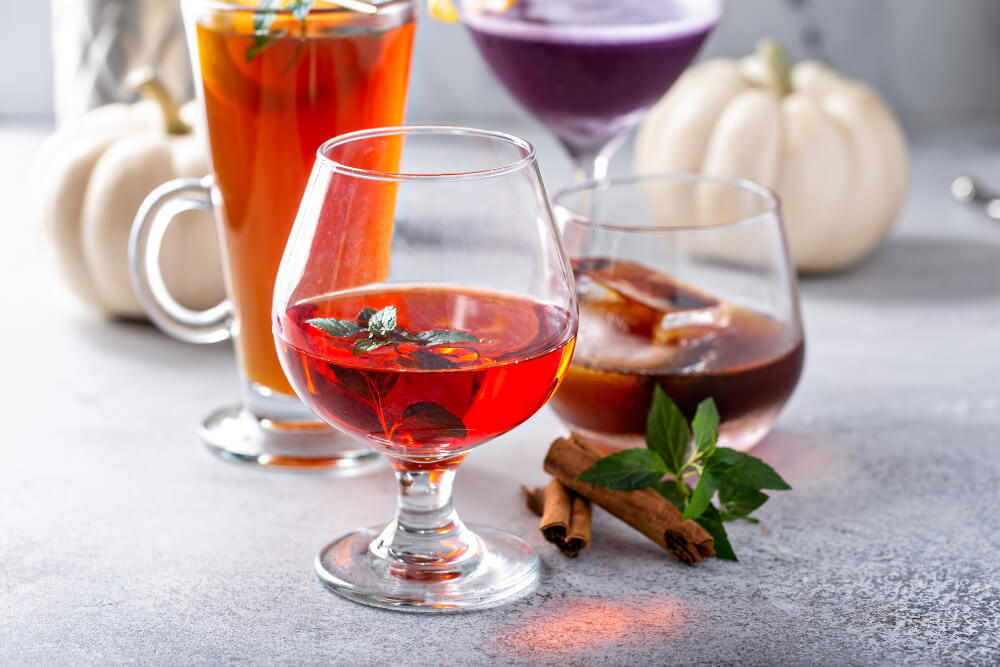 "Sipping Sweet Success: How to Make the Perfect Sweet Manhattan Cocktail"